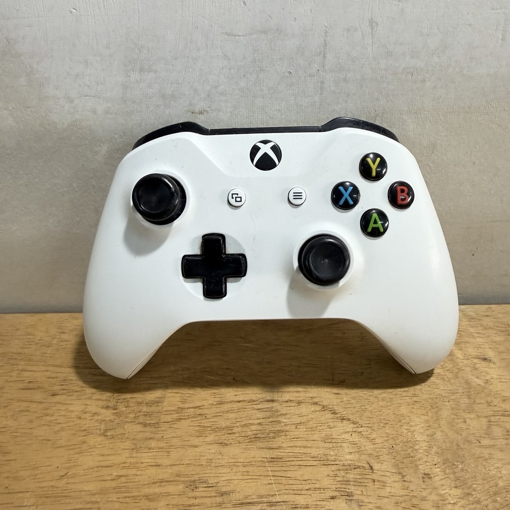 Microsoft Xbox One Wireless Controller Model 1708 White Tested Bluetooth